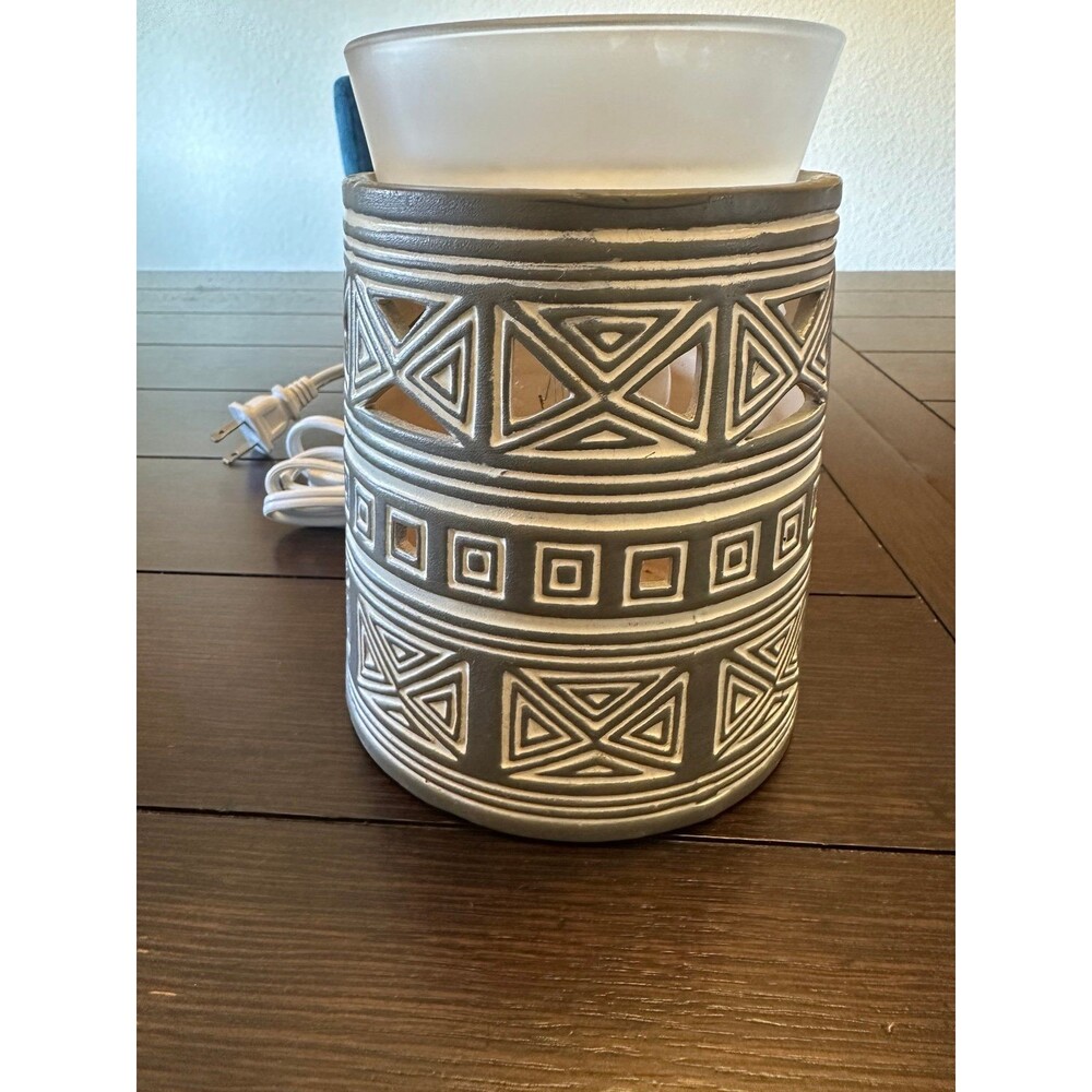 Scentsy Hidalgo Retired Full Size Warner
